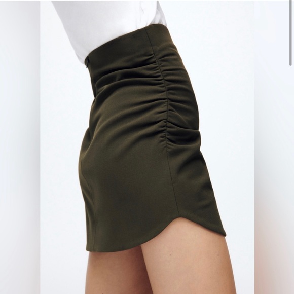Zara hunter green mini skirt size large - Picture 3 of 6